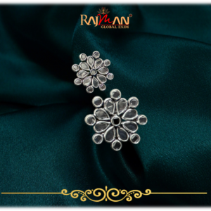 The White Perl Oxy Toe Ring